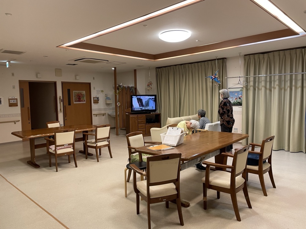 介護職員 サロン・ド・フレール本巣 夜勤 ハーフ夜勤