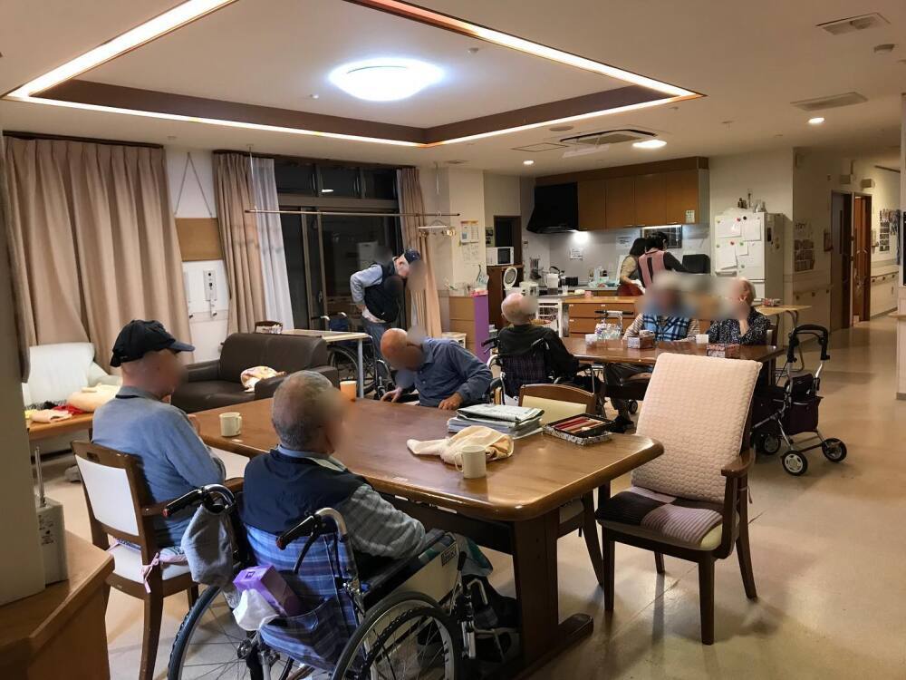 介護職員 サロン・ド・フレール本巣 夜勤 ハーフ夜勤