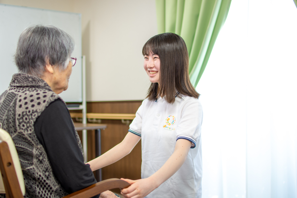 【デイサービスの介護職】カフェ・居酒屋・飲食店などからの転職者多数